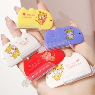 Set Of 2: Cat Eyebrow Razor