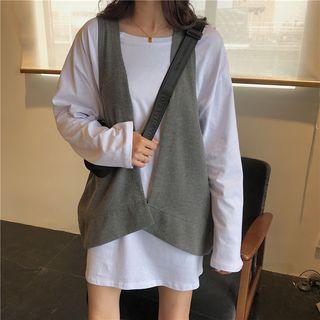 Plain Long-sleeve T-shirt / Open Front Vest