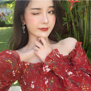 Floral Off-shoulder Chiffon Long-sleeve Blouse Red - One Size