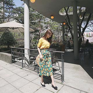 Button-detail Floral Pattern Midi Skirt