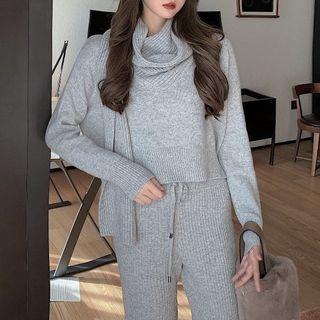 Turtle Neck Sweater / Wide-leg Knit Pants