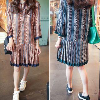 Patterned Pleated Hem Long Sleeve Dress