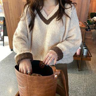 Contrast Trim V-neck Knitted Sweater