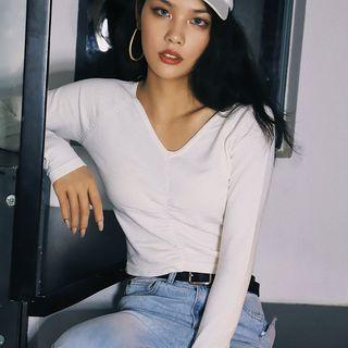 V-neck Ruched Crop T-shirt