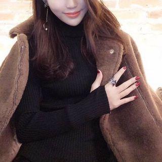 Plain Turtle-neck Slim-fit Knit Top