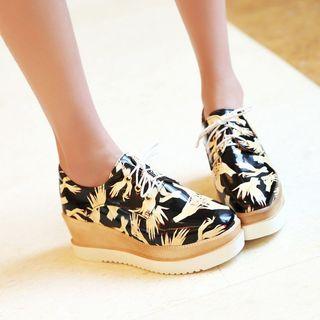 Printed Lace-up Wedges