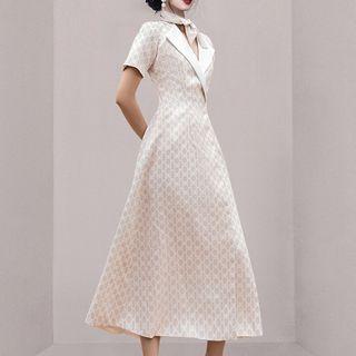 Set: Short-sleeve V-neck Midi A-line Dress + Scarf
