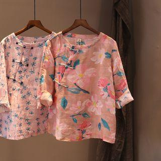 3/4 Sleeve Frog Button Floral Print Top