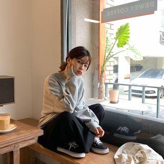 Loose-fit Cotton Sweatshirt In 9 Colors