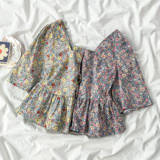 Short-sleeve Floral Print Buttoned Chiffon Crop Top