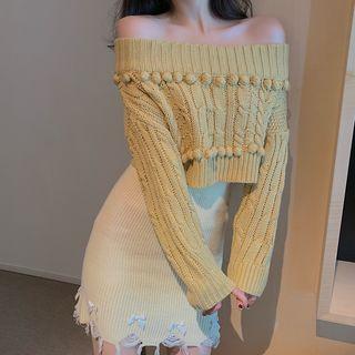 Off-shoulder Bobble Cropped Sweater / Ripped Mini Knit Skirt