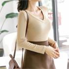 V-neck Long-sleeve Slim-fit T-shirt