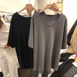 Elbow-sleeve Plain V-neck T-shirt