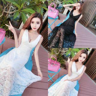 Lace Hem Open Back Sleeveless Midi Dress