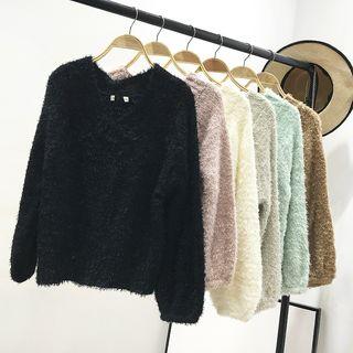 V-neck Long-sleeved Knit Top