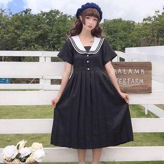 Short-sleeve Pleated Midi A-line Dress Black - One Size