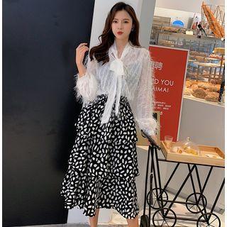 Set: Bow Accent Blouse + Printed A-line Tiered Skirt