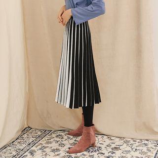 Color-block Pleated Knit Skirt Black - One Size
