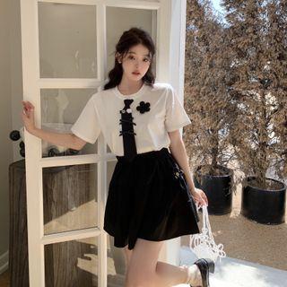 Short-sleeve Necktie Accent T-shirt / Mini A-line Skirt