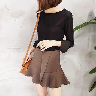 Set: Long Sleeve Asymmetrical Hem T-shirt + A-line Skirt