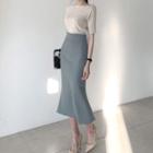 Short-sleeve Knit Top / Midi Pencil Skirt