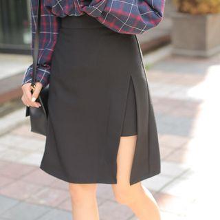 Cutout-front Layered A-line Skirt