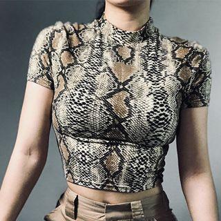 Short-sleeve Snakeskin Print Cropped T-shirt