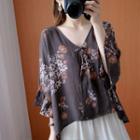 3/4-sleeve Floral Print V-neck Blouse
