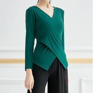 Irregular Hem V-neck Dance T-shirt