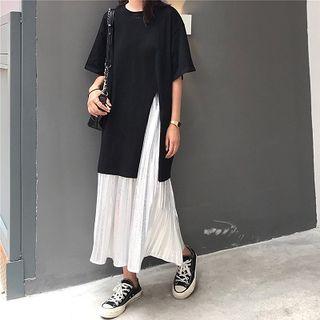 Slit Short-sleeve T-shirt / A-line Midi Skirt