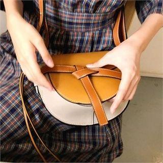 Knot-detail Stitched Shoulder Bag