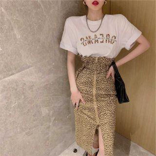 Elbow-sleeve T-shirt / Leopard Print Midi Skirt / Set