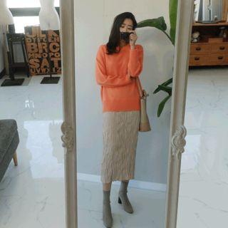 Plain Colored Knit Top