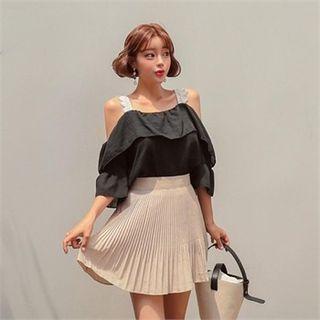 Crochet-strap Off-shoulder Blouse