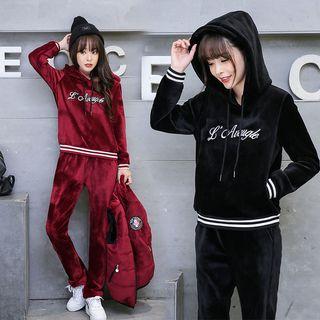 Set: Hooded Velvet Pullover + Sweatpants