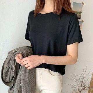 Sleek Short-sleeve T-shirt
