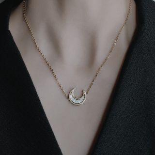 Moon Pendent Necklace Gold - One Size