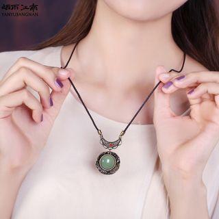Retro Gemstone Pendant Necklace Black & Light Green - One Size