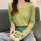 Knitted V-neck Light T-shirt
