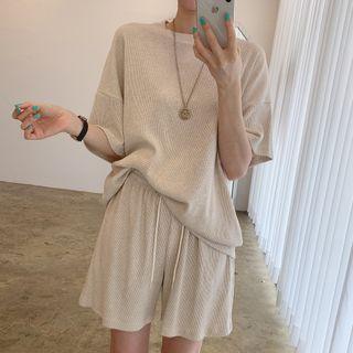 Round Neck Oversized Knit Top / Wide Leg Shorts