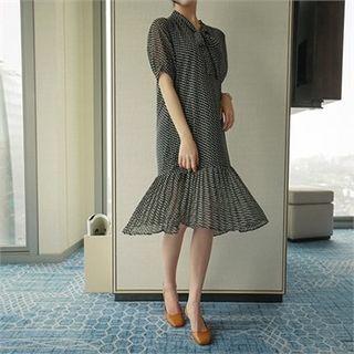 Tie-neck Pleated-hem Patterned Dress