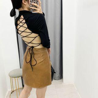 Cutout-back Tie-strap Mock Turtleneck Cropped T-shirt