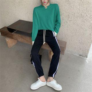 Plain Sweater / Striped Drawstring Sweatpants