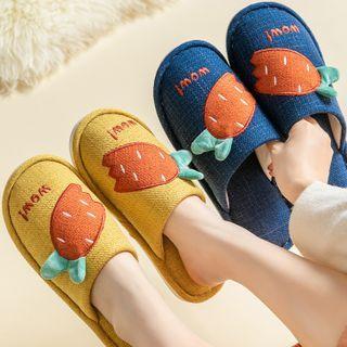 Carrot Print Slippers