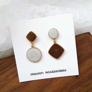 Non-matching Disc & Square Dangle Earring