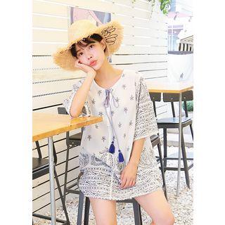 3/4-sleeve Tie-front Tasseled Pattern Top