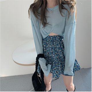 Plain Long-sleeve Top / Floral A-line Skirt