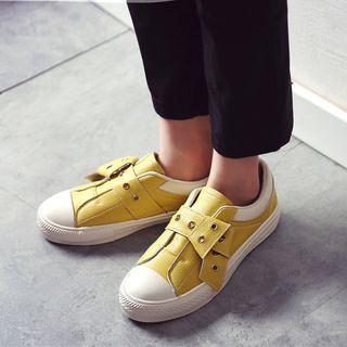 Knot Sneakers