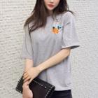 Short-sleeve Rose-embroidered T-shirt