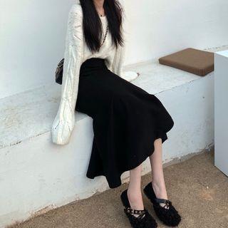 Round-neck Long-sleeve Sweater / High-waist Fish Tail Knit Maxi Skirt
